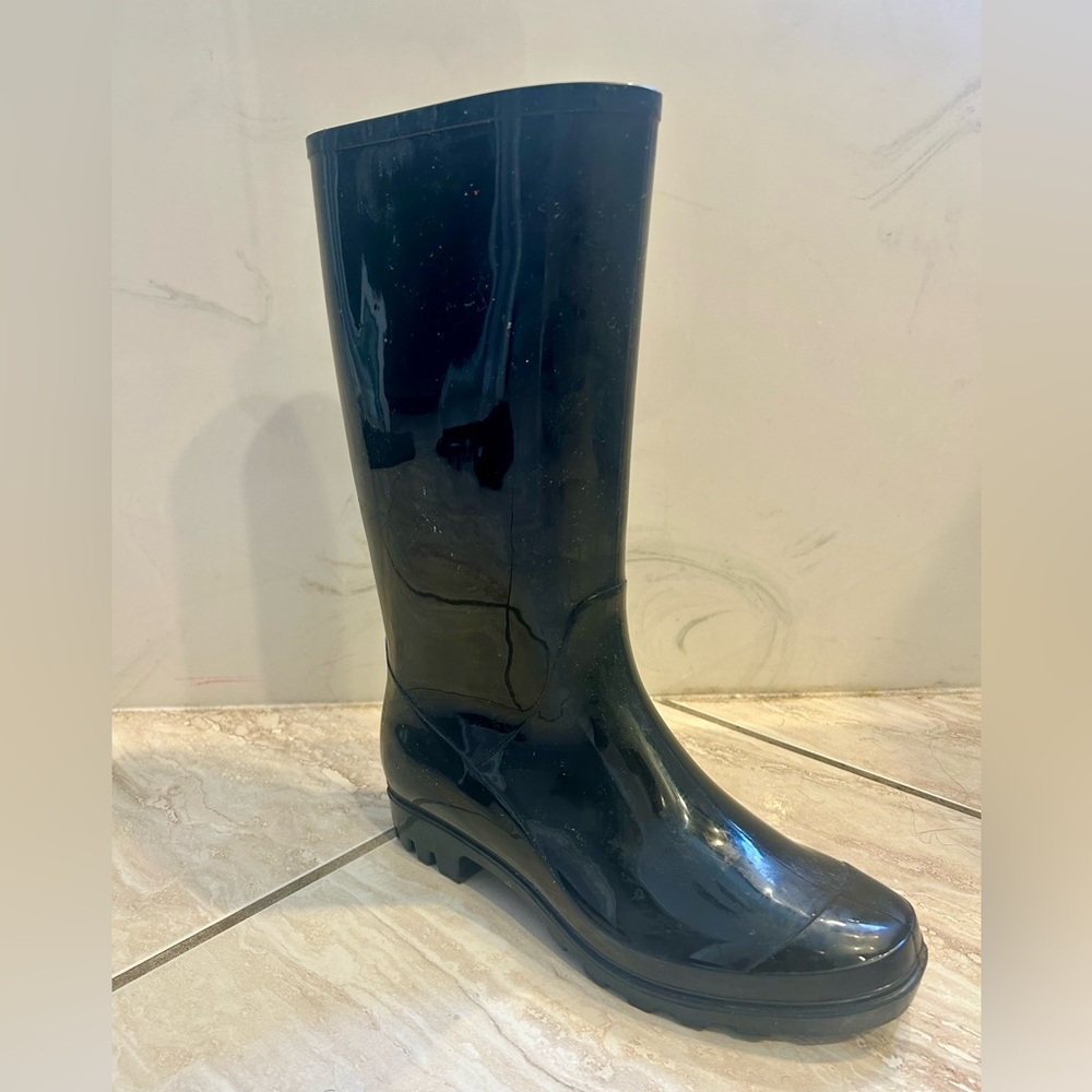 Time and Tru Rain Boots